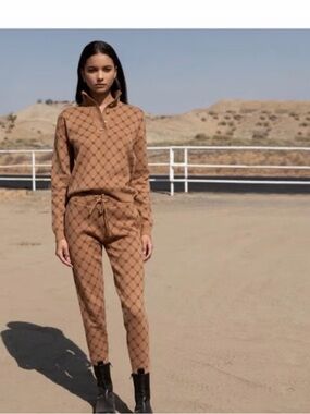 EllandEmm Preppy Monogram Knit Sweater & Jogger Set Camel Brown M